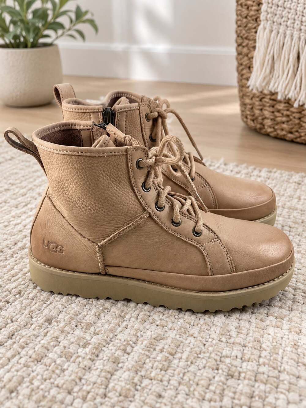 UGG Deconstructed Lace Hiker Boots Womens 7 Tan Nubuck Leather Zip